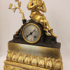 Francuski kaminski sat s početka 19. stoljeća