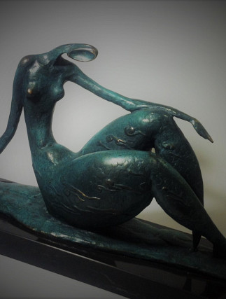 Sitting Abstract Nude Lady Bronca