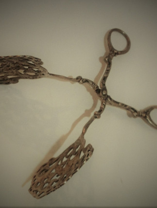 Srebrna Hvataljka za Kolače