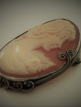 Kameo Broš / Privjesak